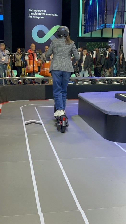 E-scooter on mini track